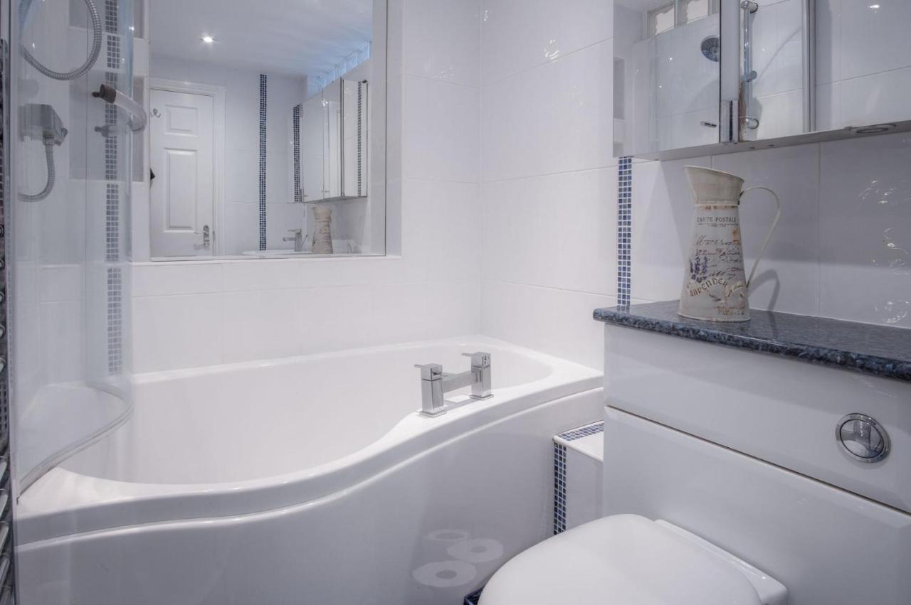 Goscar Court - 1 Bedroom Apartment - Тенби Экстерьер фото